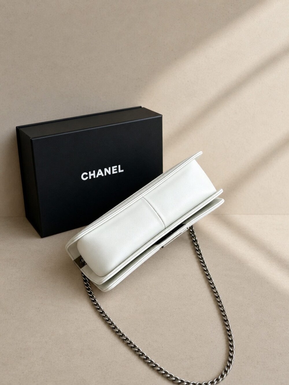 Chanel White Quilted Lambskin Boy Medium Shoulder Bag with Chain Strap - Picture 3 of 5
